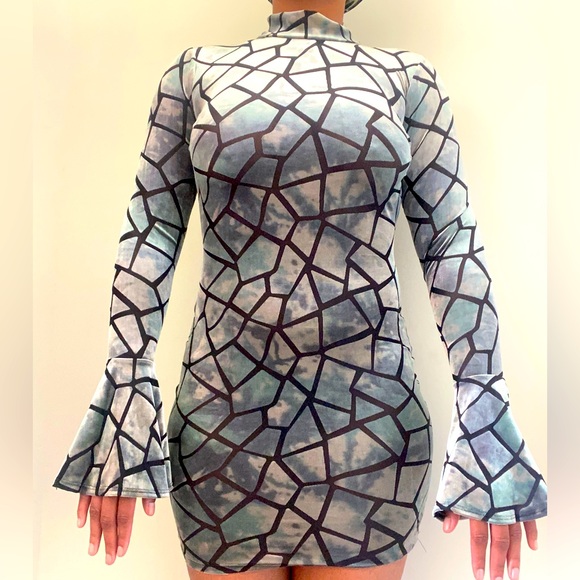 Sabora Chrome Diamond Shaped Dress, Size 6 - Picture 1 of 3